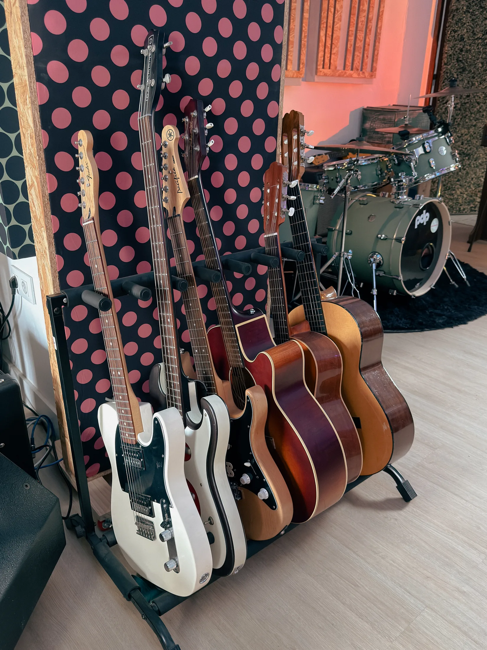 Guitarras en hueco studio 2