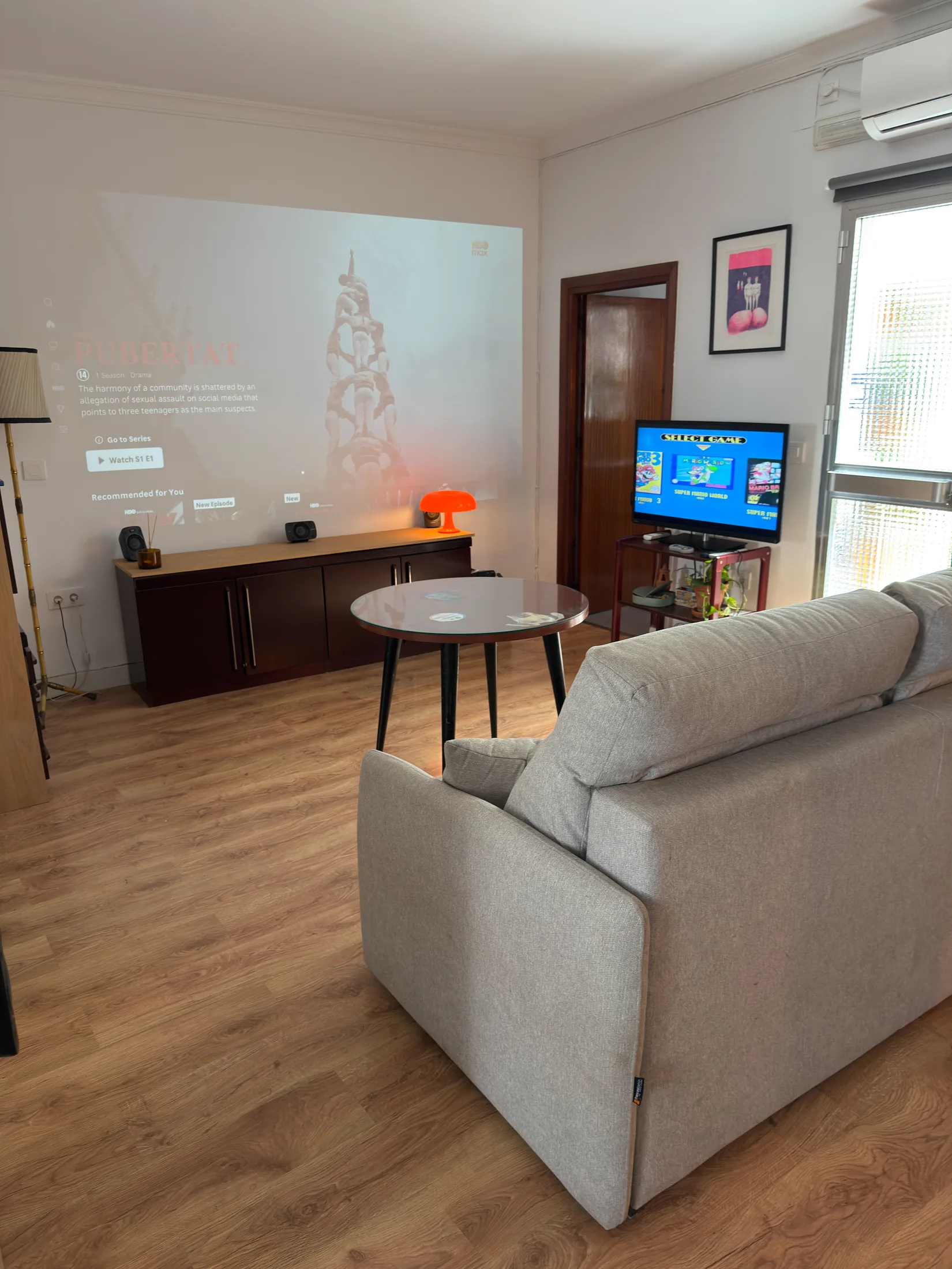 Zona común de una residencia musical con estudio de grabación